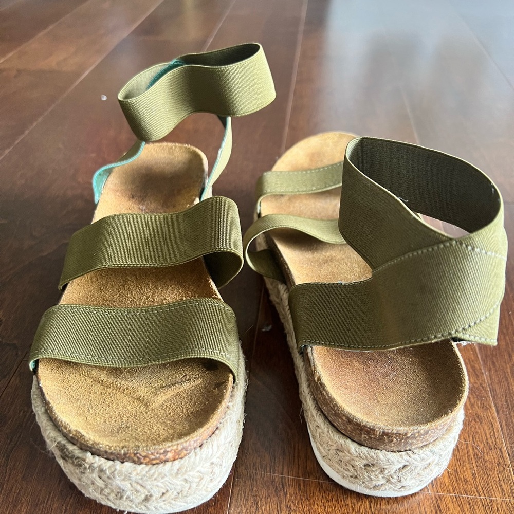 Steve Madden Olive Green Strappy Sandals